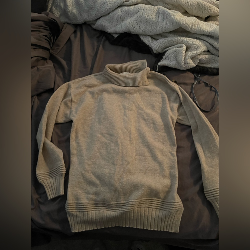 Women’s sweater
